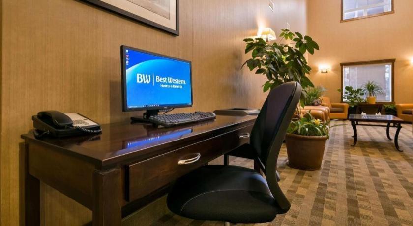 Best Western Diamond Inn Three Hills Ngoại thất bức ảnh