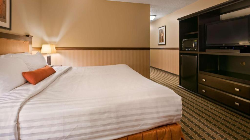 Best Western Diamond Inn Three Hills Ngoại thất bức ảnh