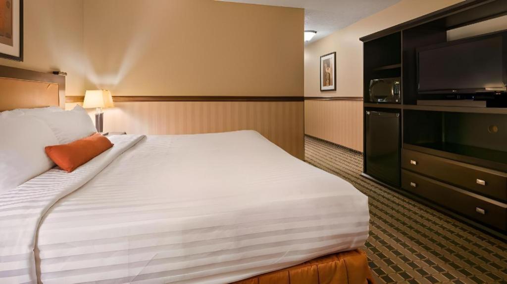 Best Western Diamond Inn Three Hills Ngoại thất bức ảnh